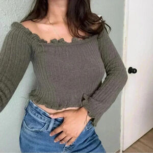 Ovisis green knit off shoulder crop top Sz m/L